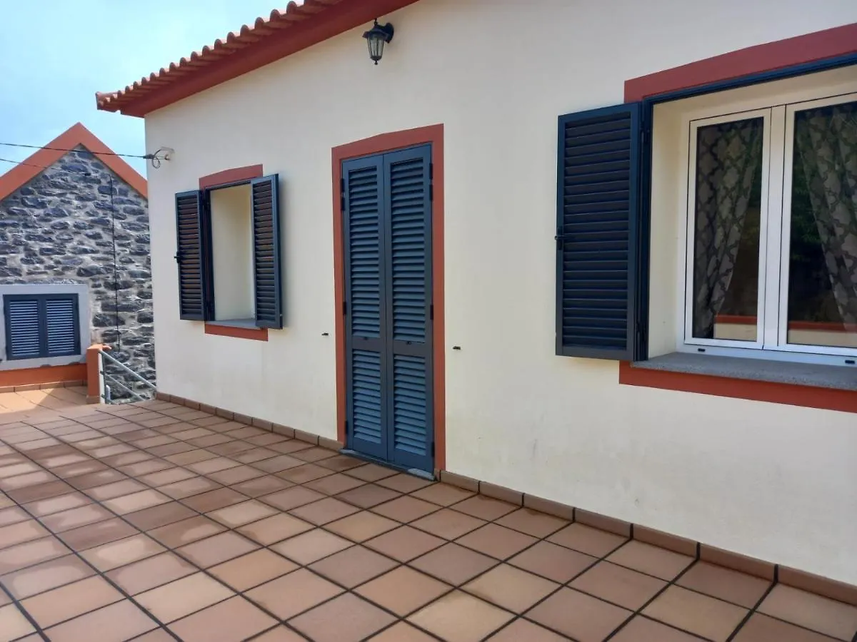 Séjour chez l'habitant Appartement Casa Da Montanha à Achadas da Cruz